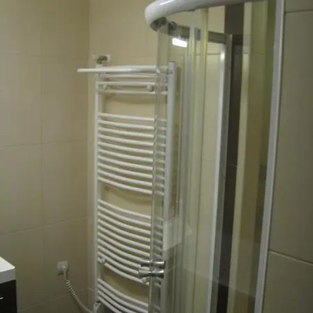 Apartment Ovarosban 1-2 Fotol 8-10 Foig Kenyelmes Szallas Debrecen