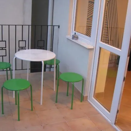Apartament Ovarosban 1-2 Fotol 8-10 Foig Kenyelmes Szallas