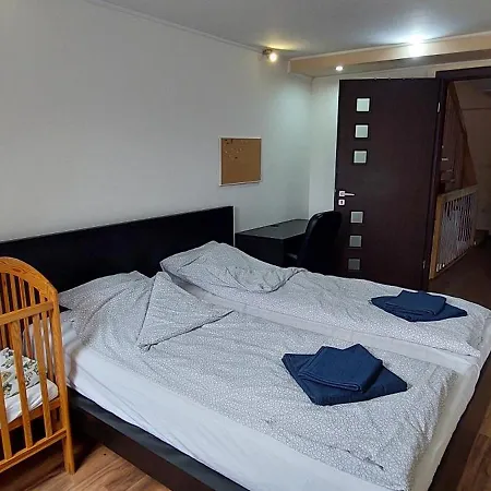 Apartament Ovarosban 1-2 Fotol 8-10 Foig Kenyelmes Szallas Debreczyn