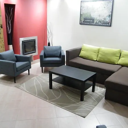 Apartament Ovarosban 1-2 Fotol 8-10 Foig Kenyelmes Szallas Debreczyn