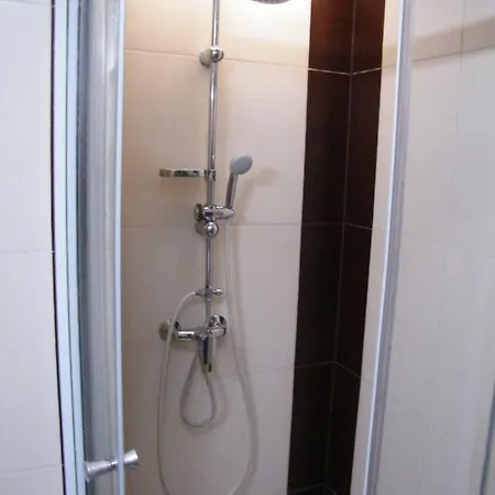 Ovarosban 1-2 Fotol 8-10 Foig Kenyelmes Szallas Apartament
