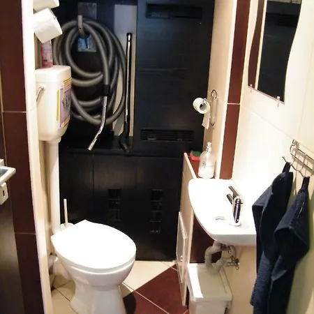 Apartament Ovarosban 1-2 Fotol 8-10 Foig Kenyelmes Szallas *