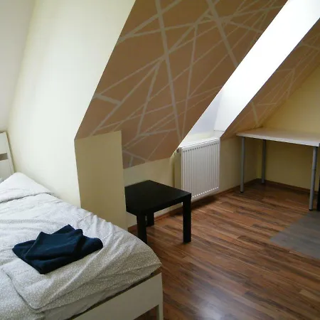 Apartment Ovarosban 1-2 Fotol 8-10 Foig Kenyelmes Szallas Debrecen