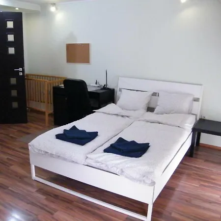 Ovarosban 1-2 Fotol 8-10 Foig Kenyelmes Szallas Apartament