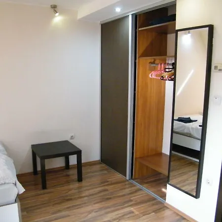 Ovarosban 1-2 Fotol 8-10 Foig Kenyelmes Szallas Apartament *