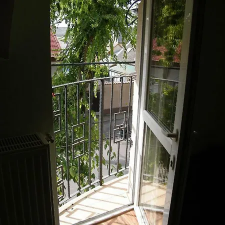 Ovarosban 1-2 Fotol 8-10 Foig Kenyelmes Szallas Apartment