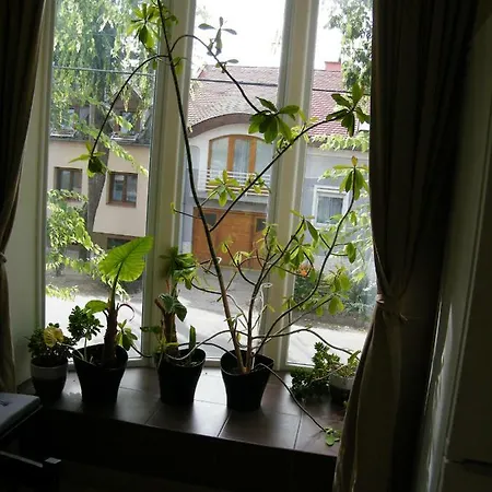 Apartament Ovarosban 1-2 Fotol 8-10 Foig Kenyelmes Szallas Debreczyn