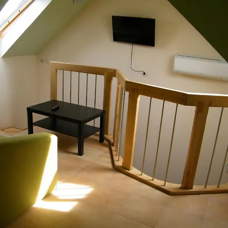 Apartment Ovarosban 1-2 Fotol 8-10 Foig Kenyelmes Szallas *